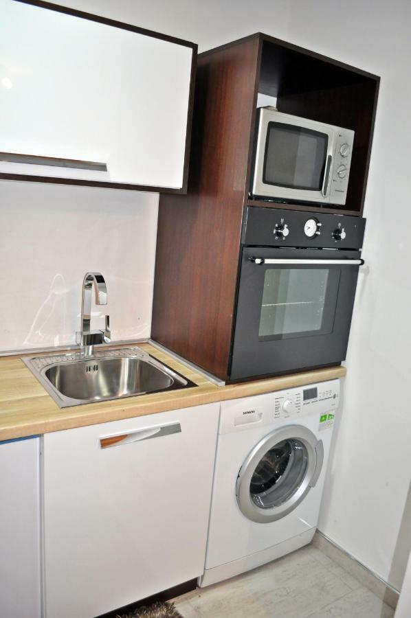 Apartman Dina Apartment Тузла Екстериор снимка
