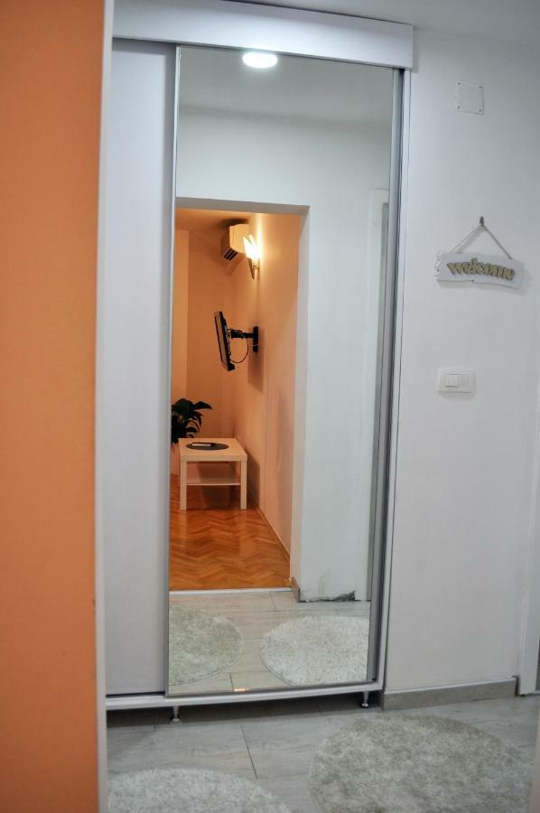 Apartman Dina Apartment Тузла Екстериор снимка