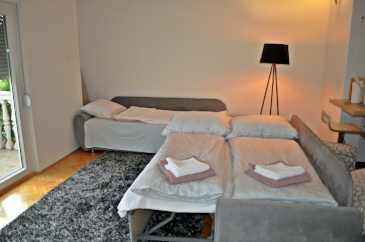 Apartman Dina Apartment Тузла Екстериор снимка