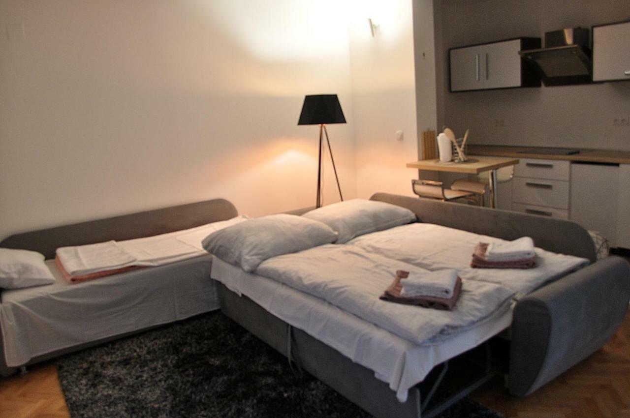 Apartman Dina Apartment Тузла Екстериор снимка