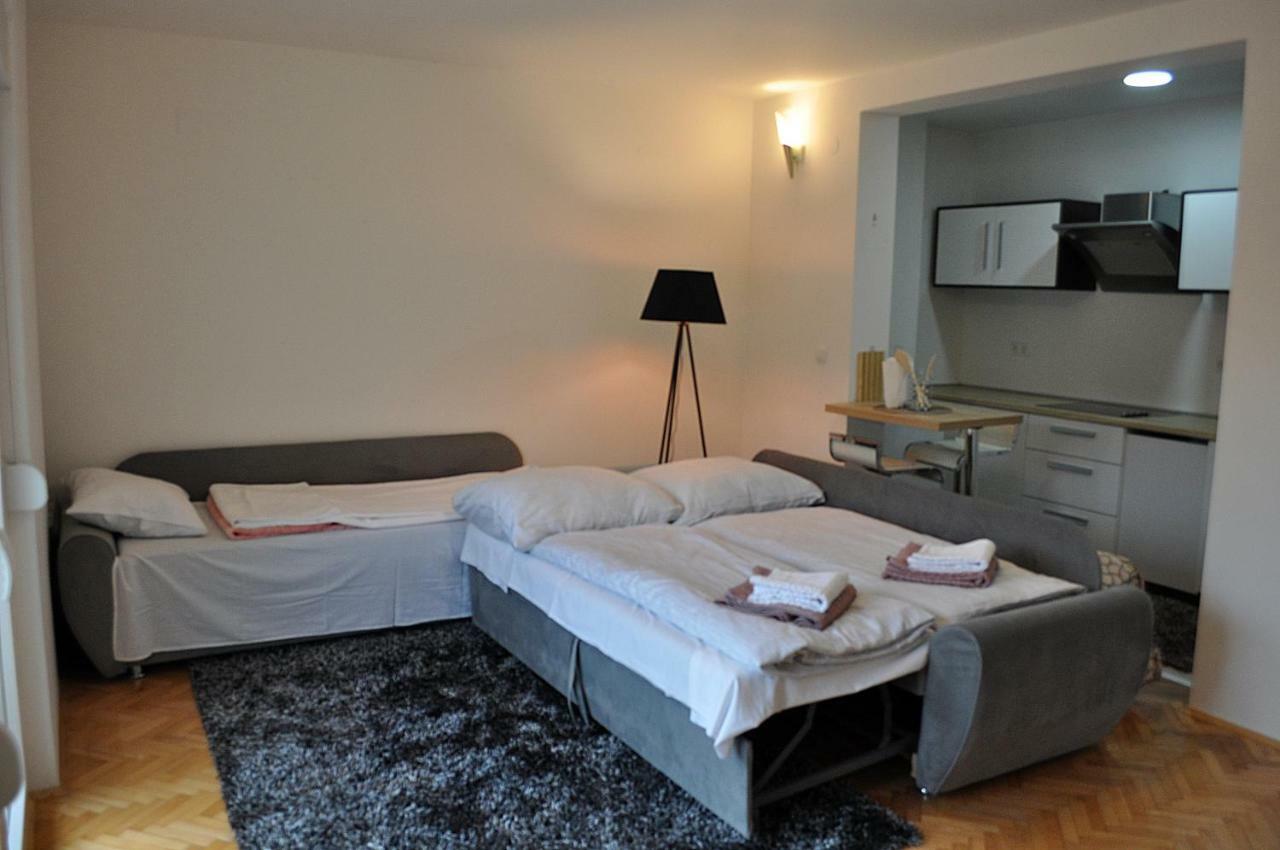 Apartman Dina Apartment Тузла Екстериор снимка
