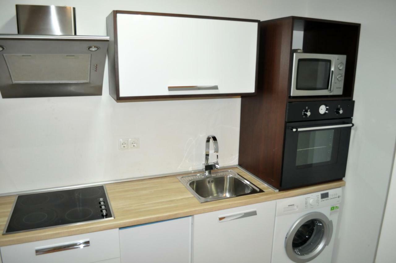 Apartman Dina Apartment Тузла Екстериор снимка