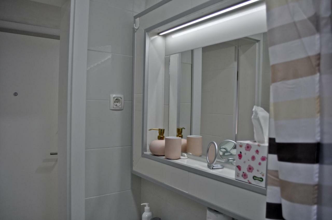 Apartman Dina Apartment Тузла Екстериор снимка