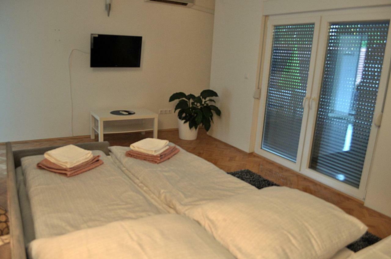 Apartman Dina Apartment Тузла Екстериор снимка
