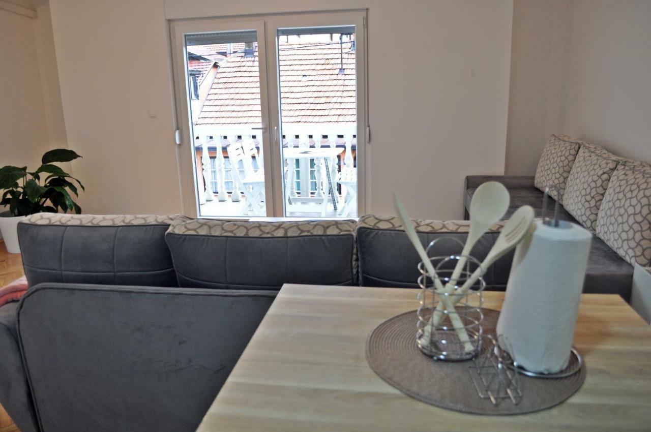 Apartman Dina Apartment Тузла Екстериор снимка