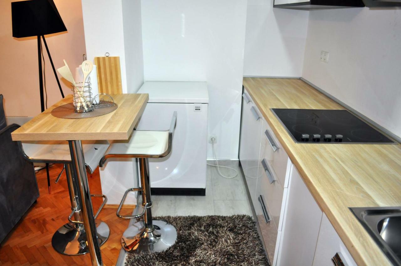 Apartman Dina Apartment Тузла Екстериор снимка