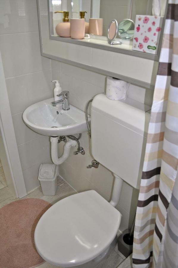 Apartman Dina Apartment Тузла Екстериор снимка